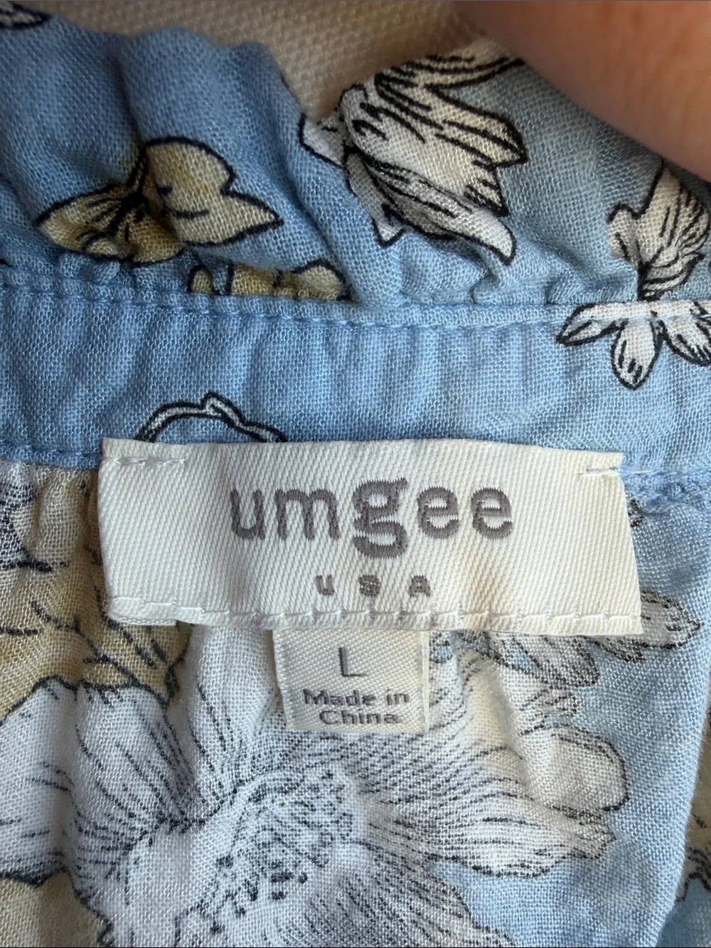 Umgee Boho Whimsical Blue Floral Flowy Tie-Neck Blouse Size Large - Picture 6 of 7